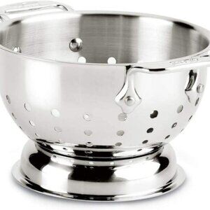 ALL CLAD 5 QUARTS STAINLESS STEEL COLANDER. ( NEW WITH TAG/BOX)